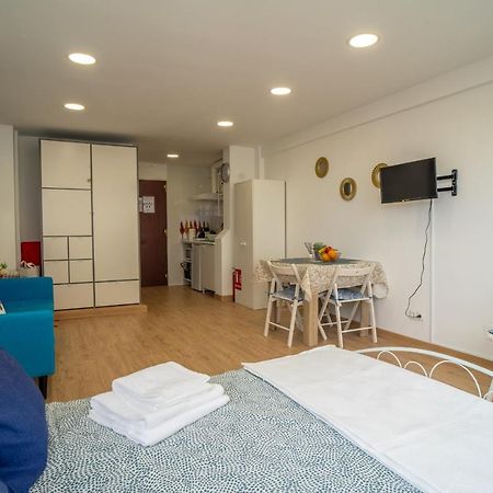 Apt. P/3 10' From The Beach W/Wifi In Торремолинос Экстерьер фото