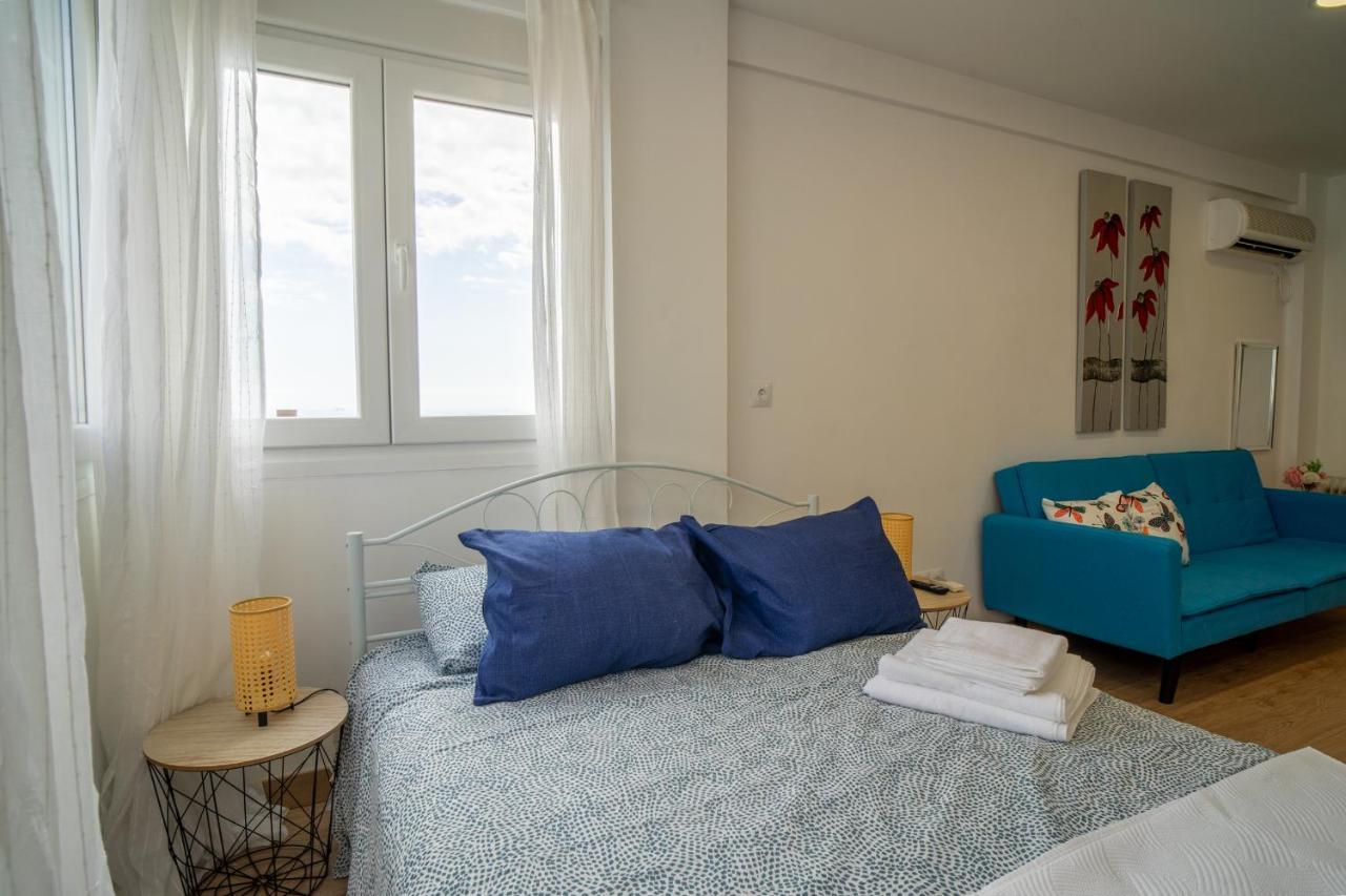 Apt. P/3 10' From The Beach W/Wifi In Торремолинос Экстерьер фото